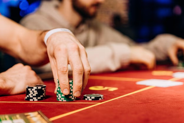 Payout table and symbol values